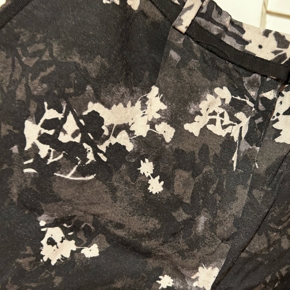 Cute H&M shorts size 12, linen blend. - Picture 7 of 9